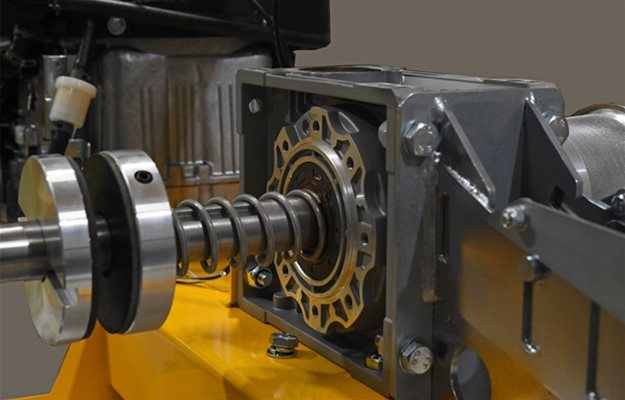 Winching machines for fibre optic cables